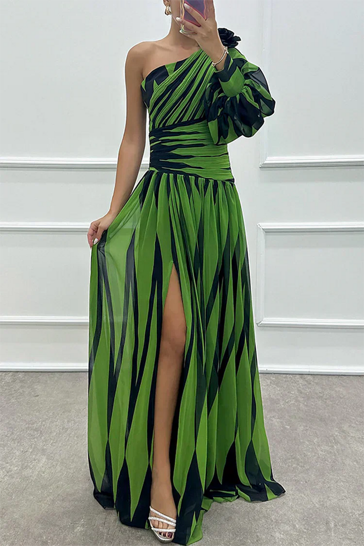 Shiloh - Chic Striped One-Shoulder Maxi Dress