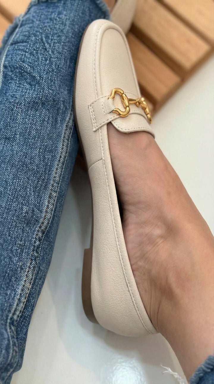 Althea - Classic Cream Flat