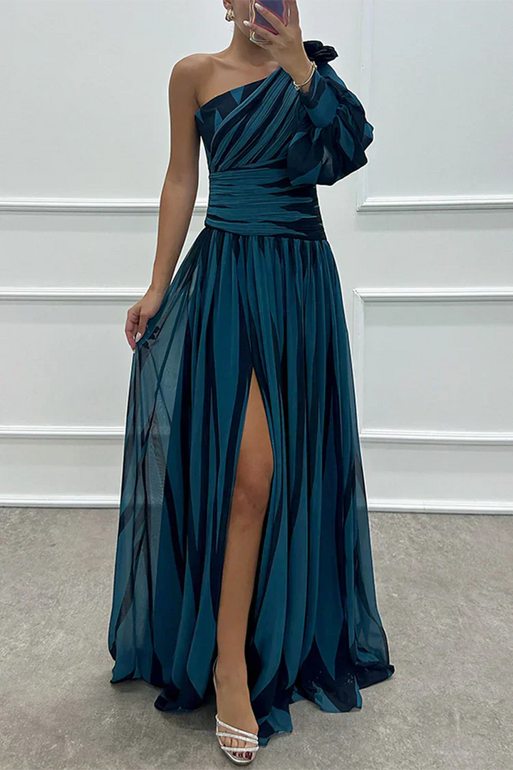 Shiloh - Chic Striped One-Shoulder Maxi Dress